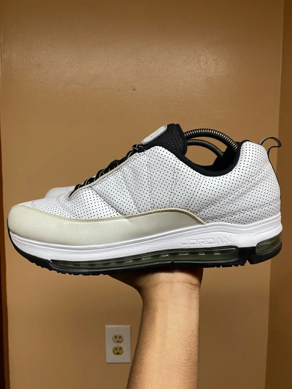 2011 Air Jordan CMFT Max Air 12 LTR “White/Wolf Grey-Black” Size 10.5 434034-102